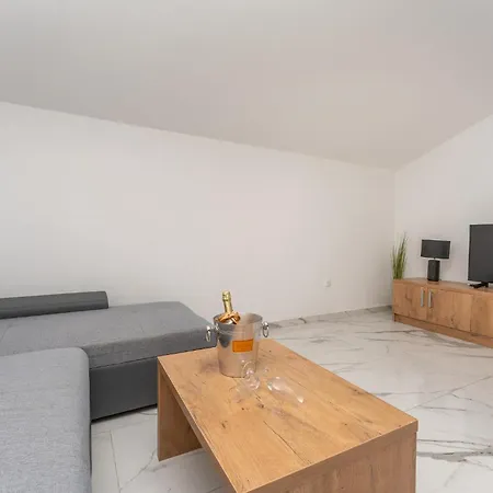 Apartmán 2 Bedroom Stunning In